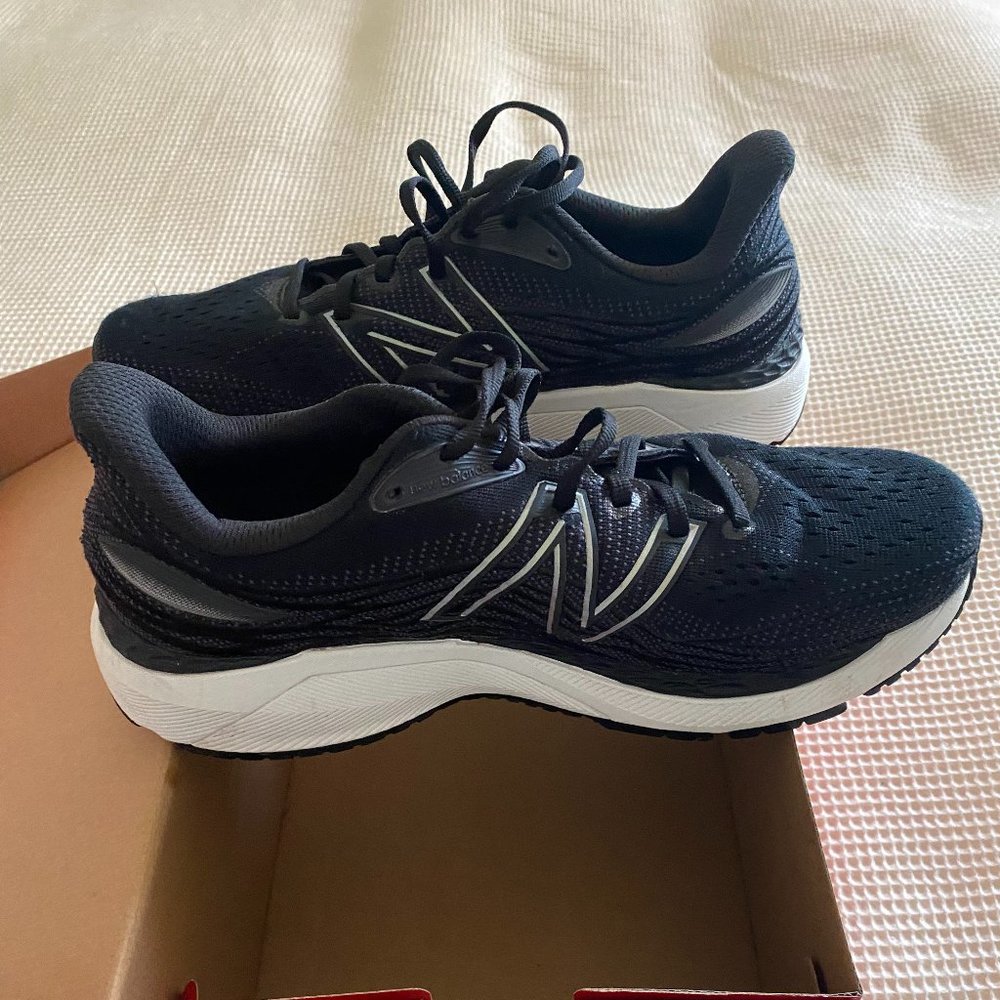 New Balance Fresh Foam 860 Sneakers - Black - Size 10 - Like new!